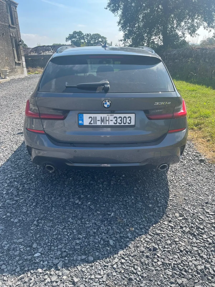BMW 330e touring - Image 4