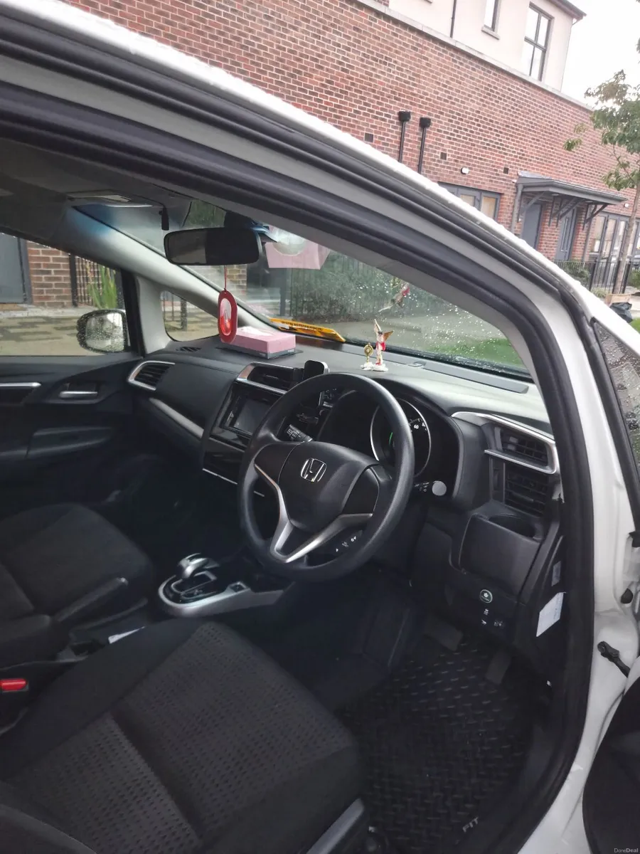 Honda Fit 2017 - Image 6
