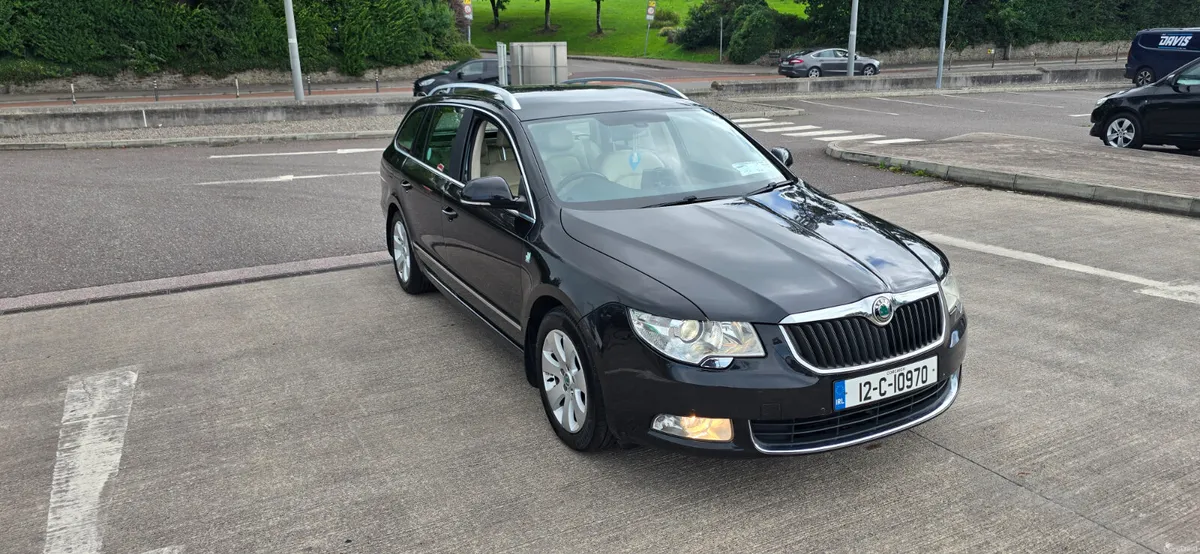 Skoda Superb High Spec Nct 02.2027 Tax 11.2026 - Image 4