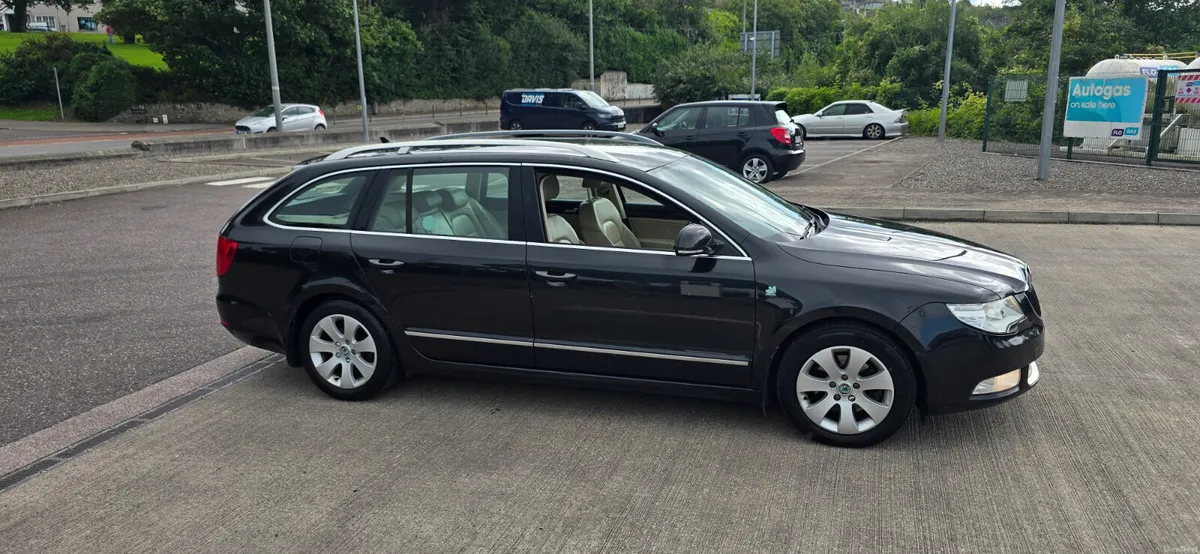 Skoda Superb High Spec Nct 02.2027 Tax 11.2026 - Image 6