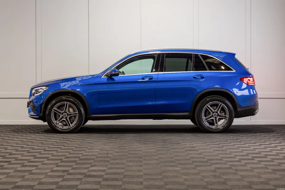 2022 Mercedes-Benz GLC 300de AMG Line Premium - Image 3