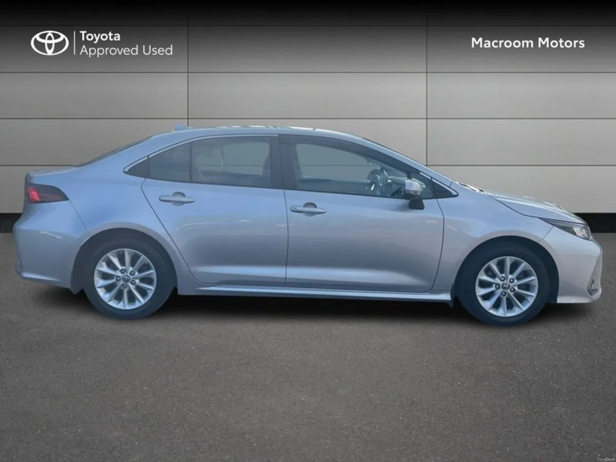 Toyota Corolla LUNA 4DR AUTO HYBRID - Image 3