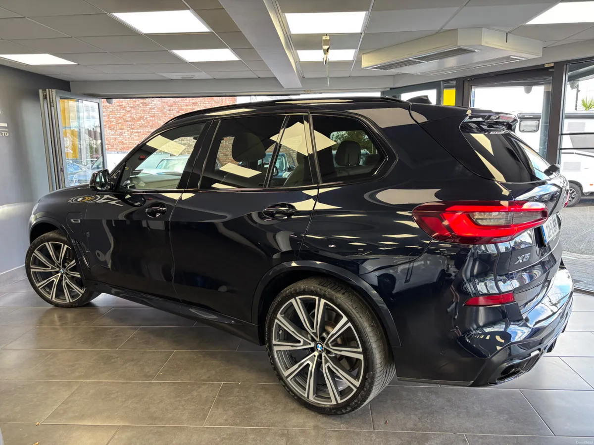 BMW X5 45e M-SPORT***SKY LOUNGE SUNROOF - Image 6