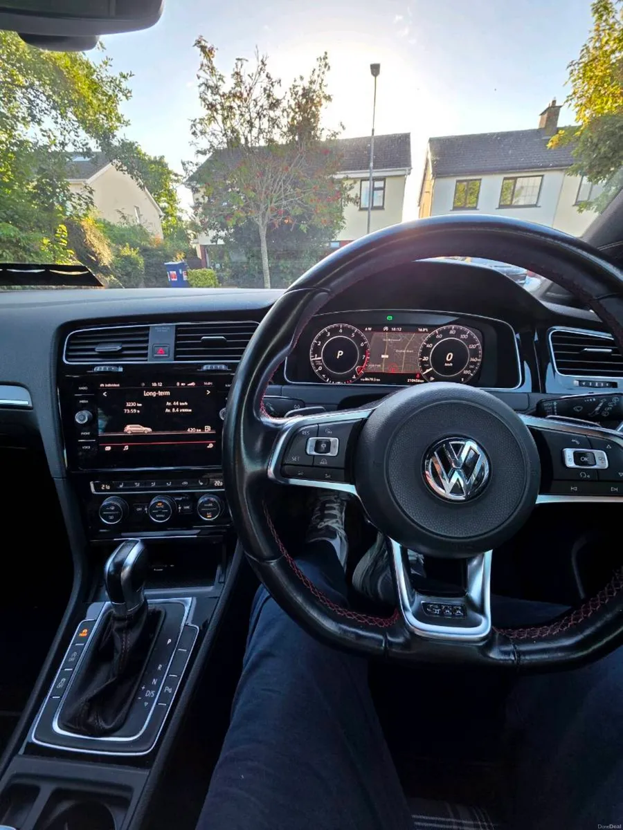 Volkswagen Golf GTI 7.5 DSG - Image 3