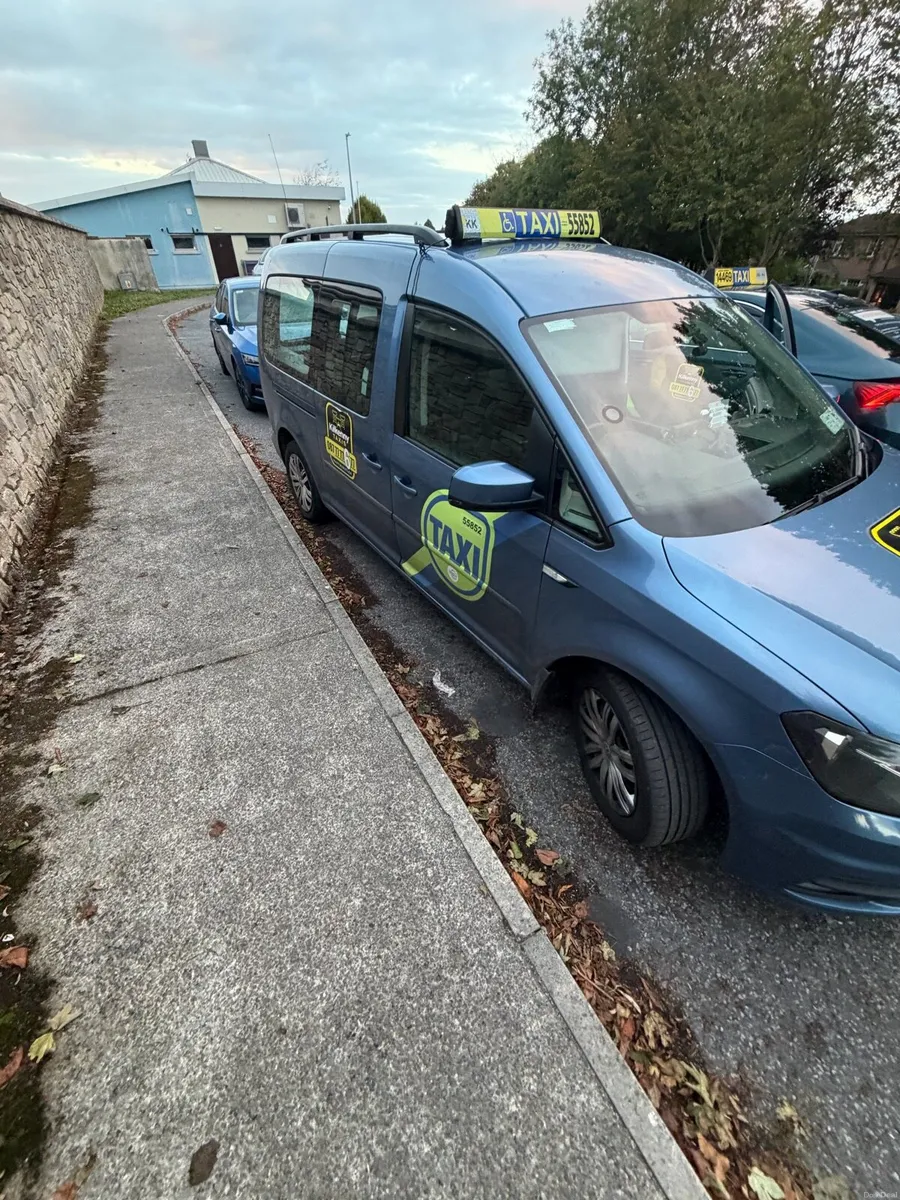 Vw Caddy maxi life taxi wheelchair - Image 1