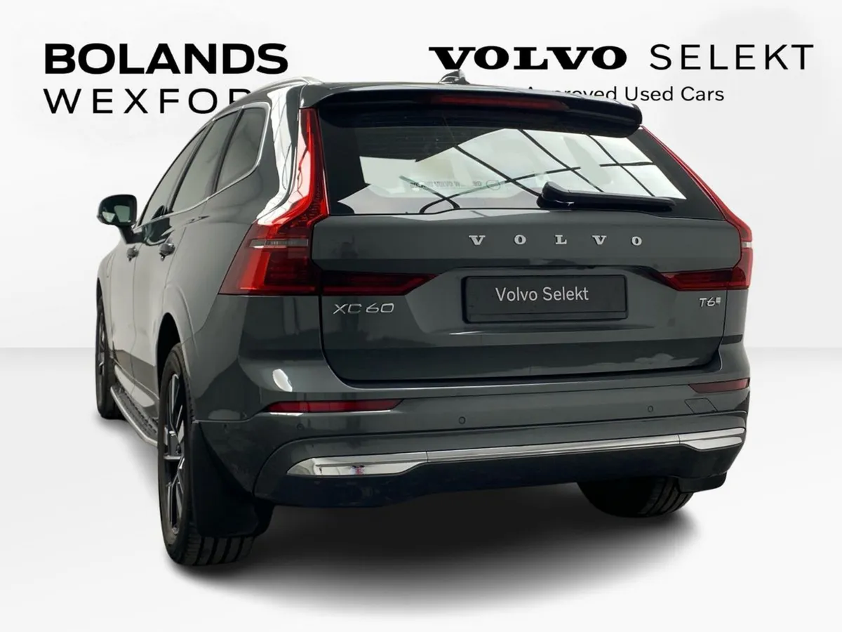Volvo XC60 T6 AWD PHEV Plus Bright - Image 3