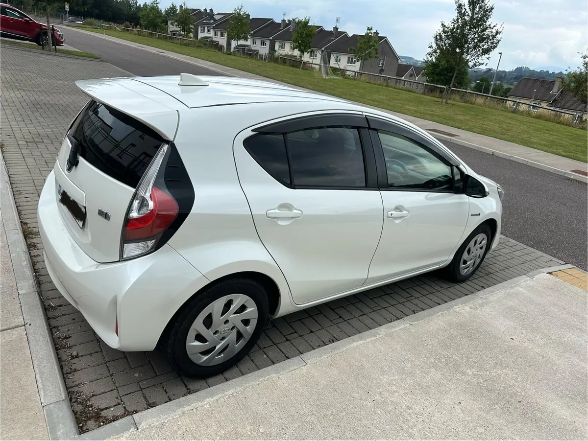 Toyota Aqua - Image 2