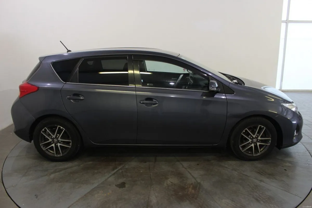 Toyota Auris 1.4 D-4D (90) 5Dr Sol - TENDER 32 - Image 4