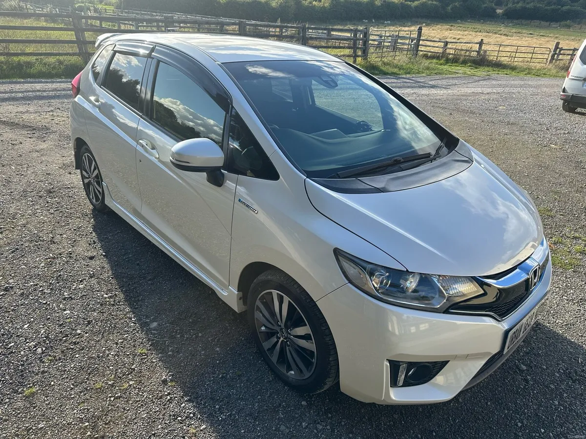 Honda Fit Hybrid 2016 - Image 3