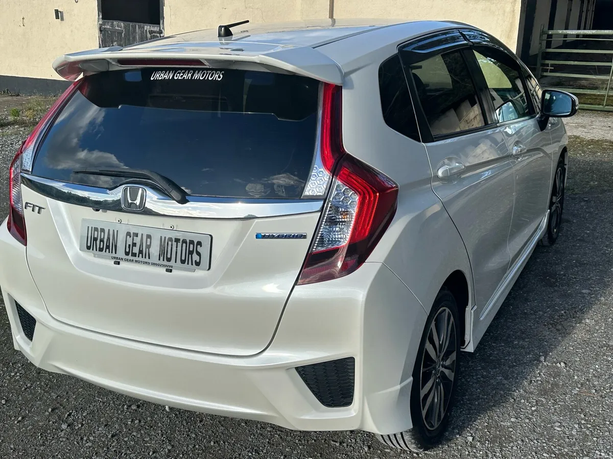 Honda Fit Hybrid 2016 - Image 6