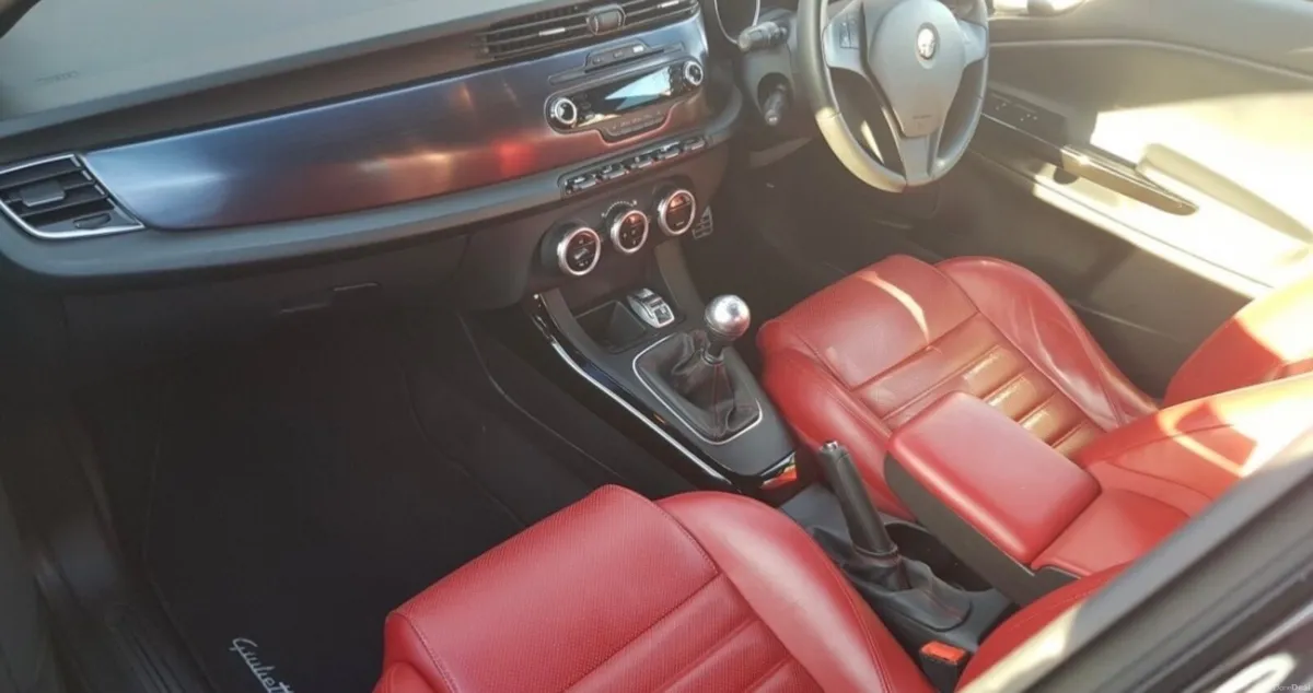 Alfa Romeo Giulietta 2013 - Image 2