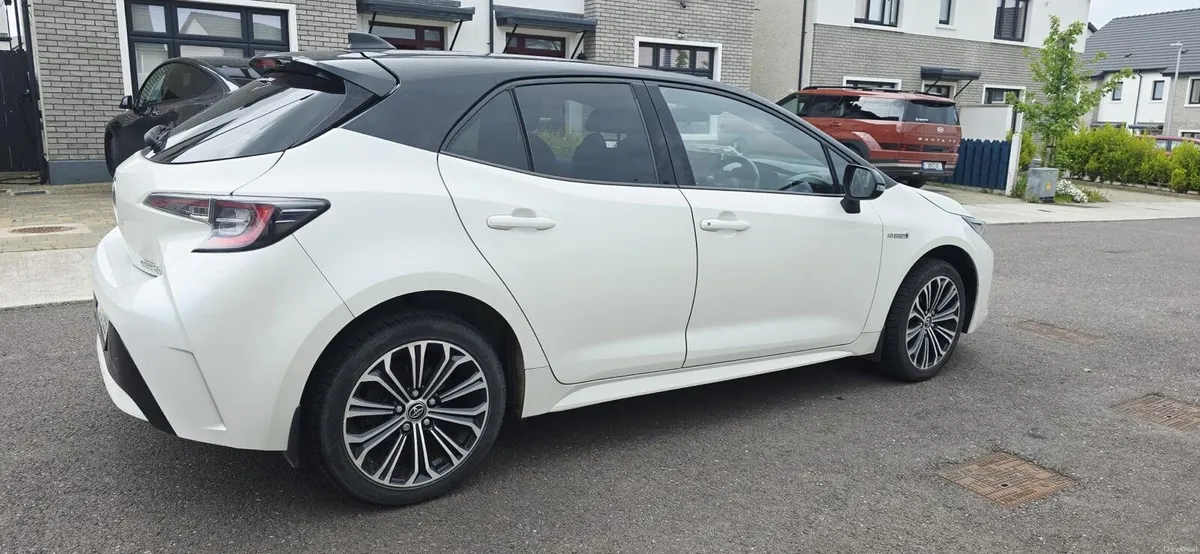Car - Image 4