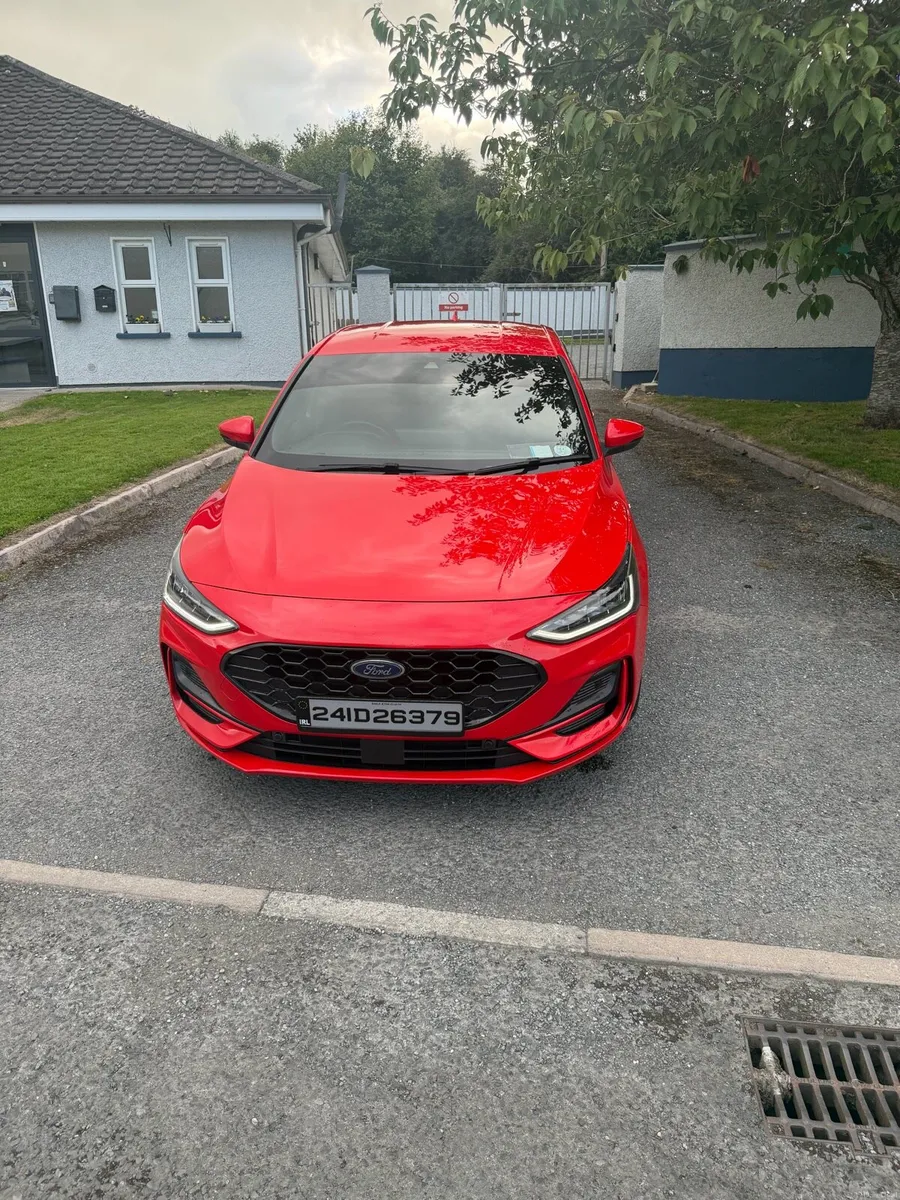 2024 Ford focus st line - Image 2