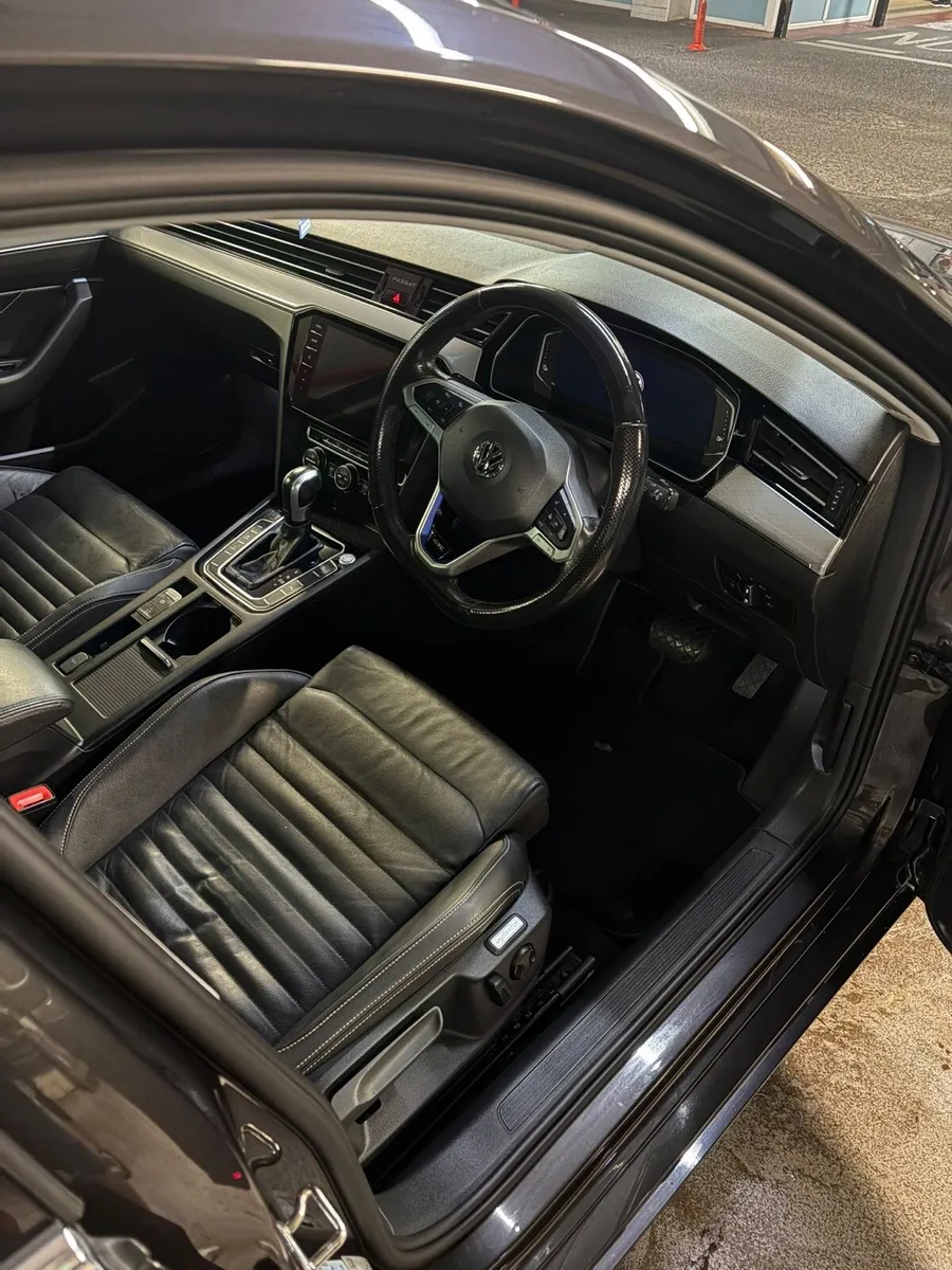Car - Image 5