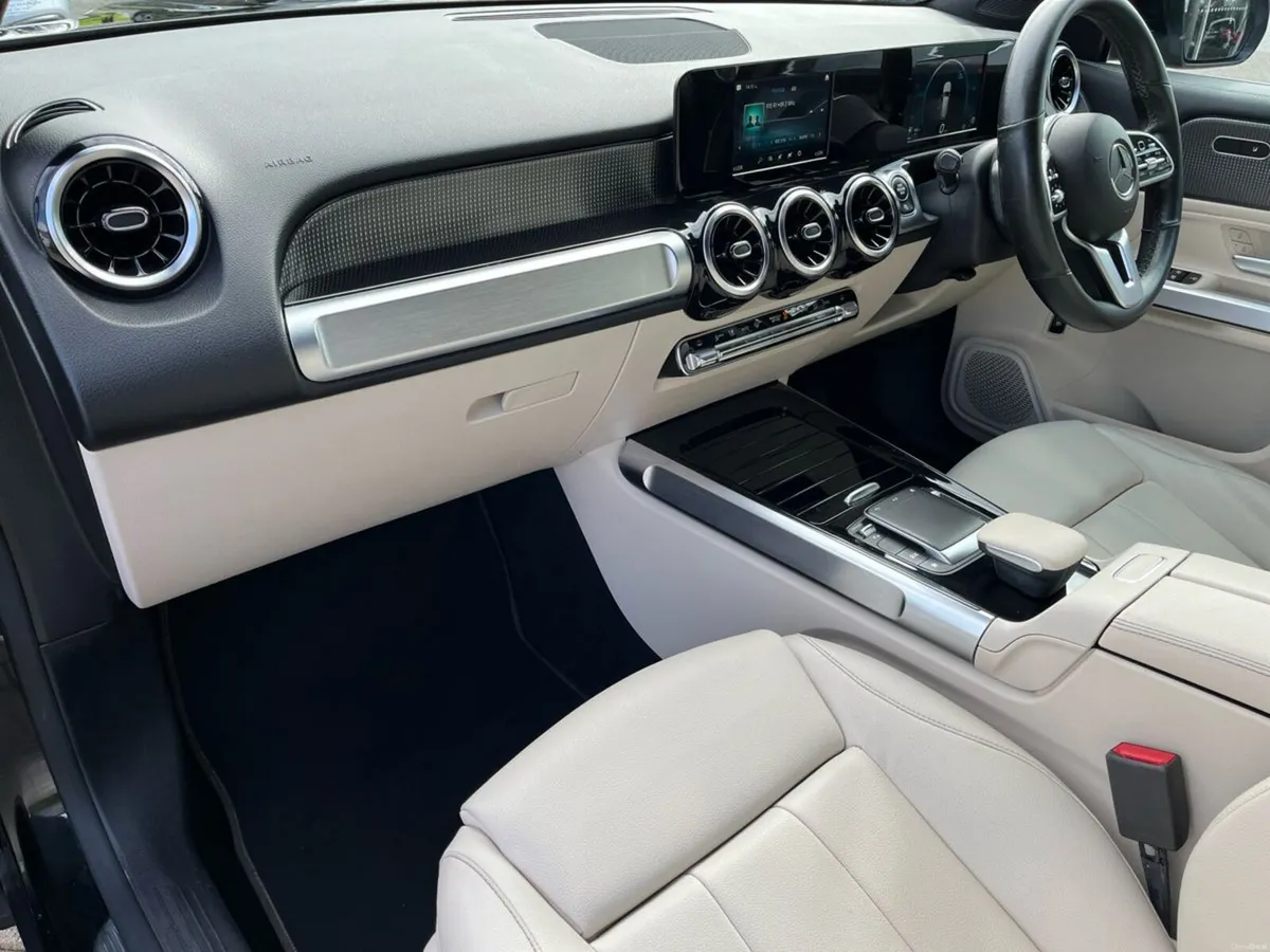 Mercedes-Benz GLB 180D Progressive Line 7 Seat SUV - Image 6