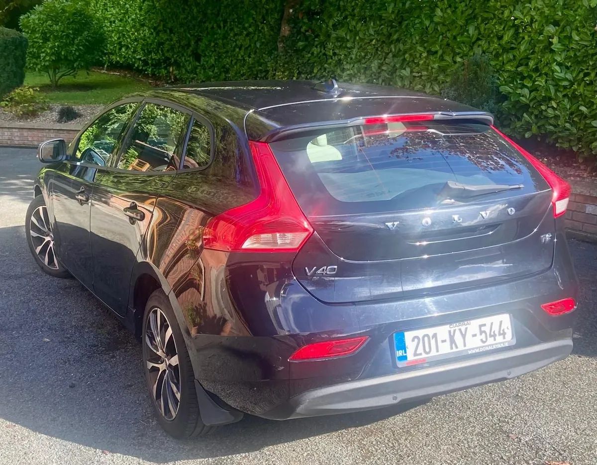 Volvo V40 2020 - Image 1