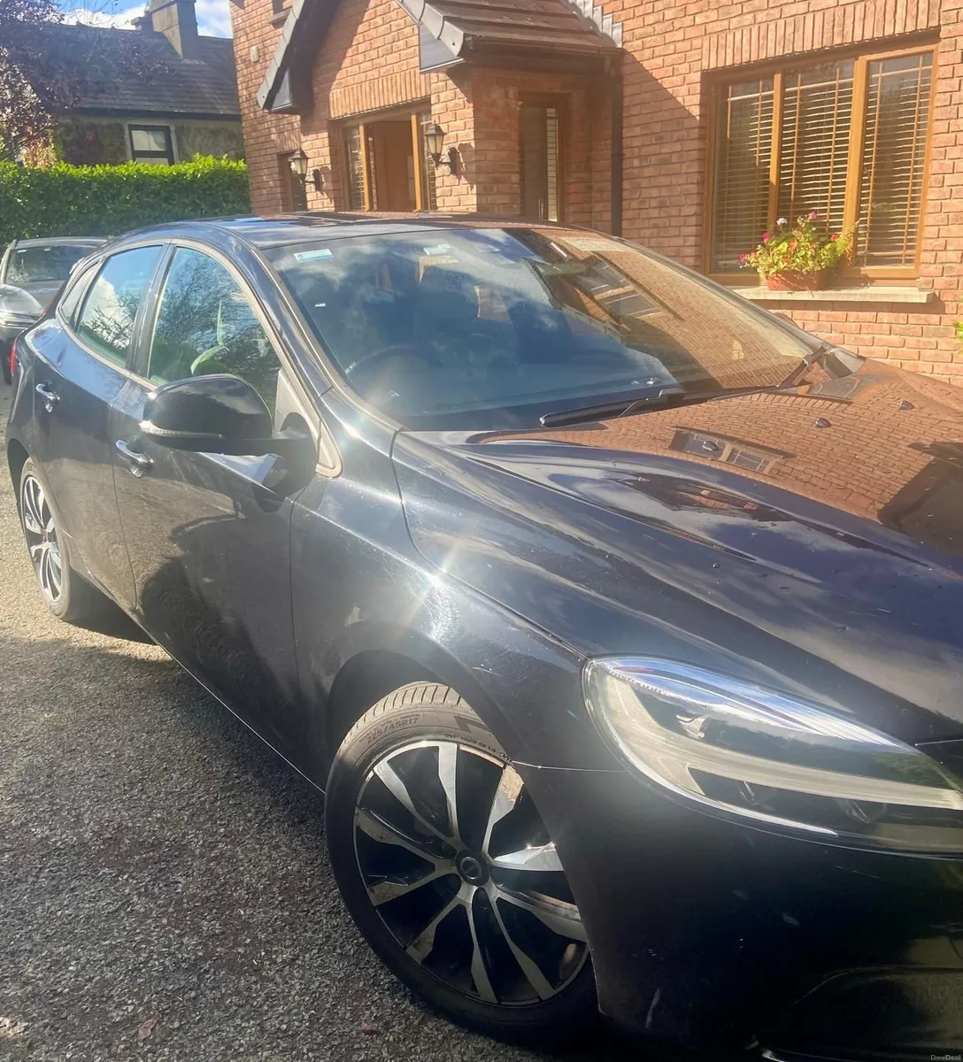 Volvo V40 2020 - Image 4