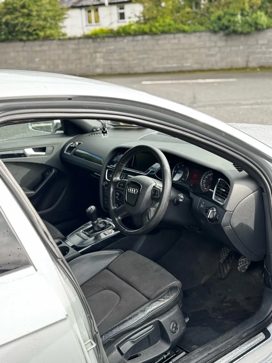 Audi A4 B8 Black Edition - Image 4