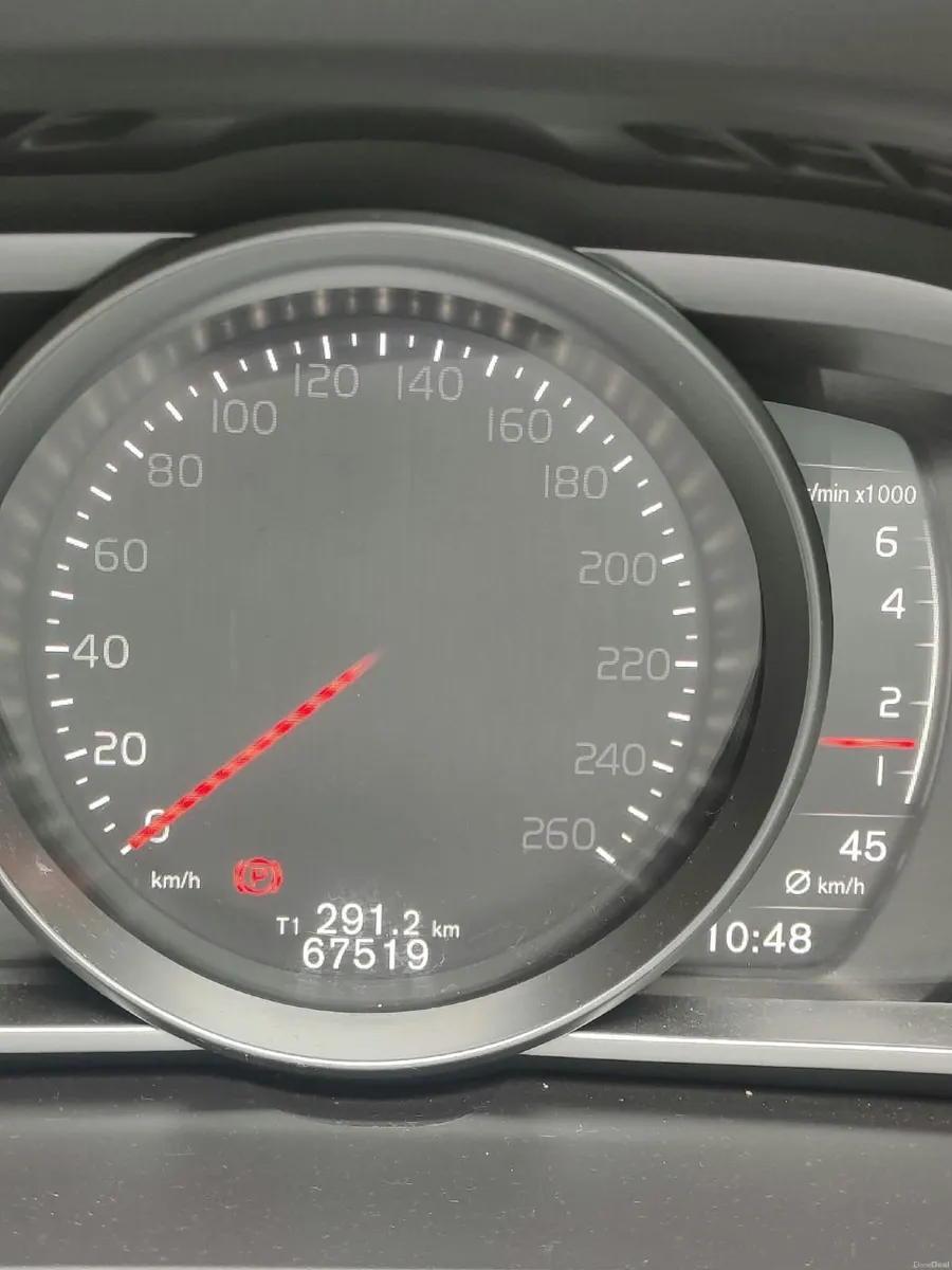 Volvo V40 2020 - Image 6
