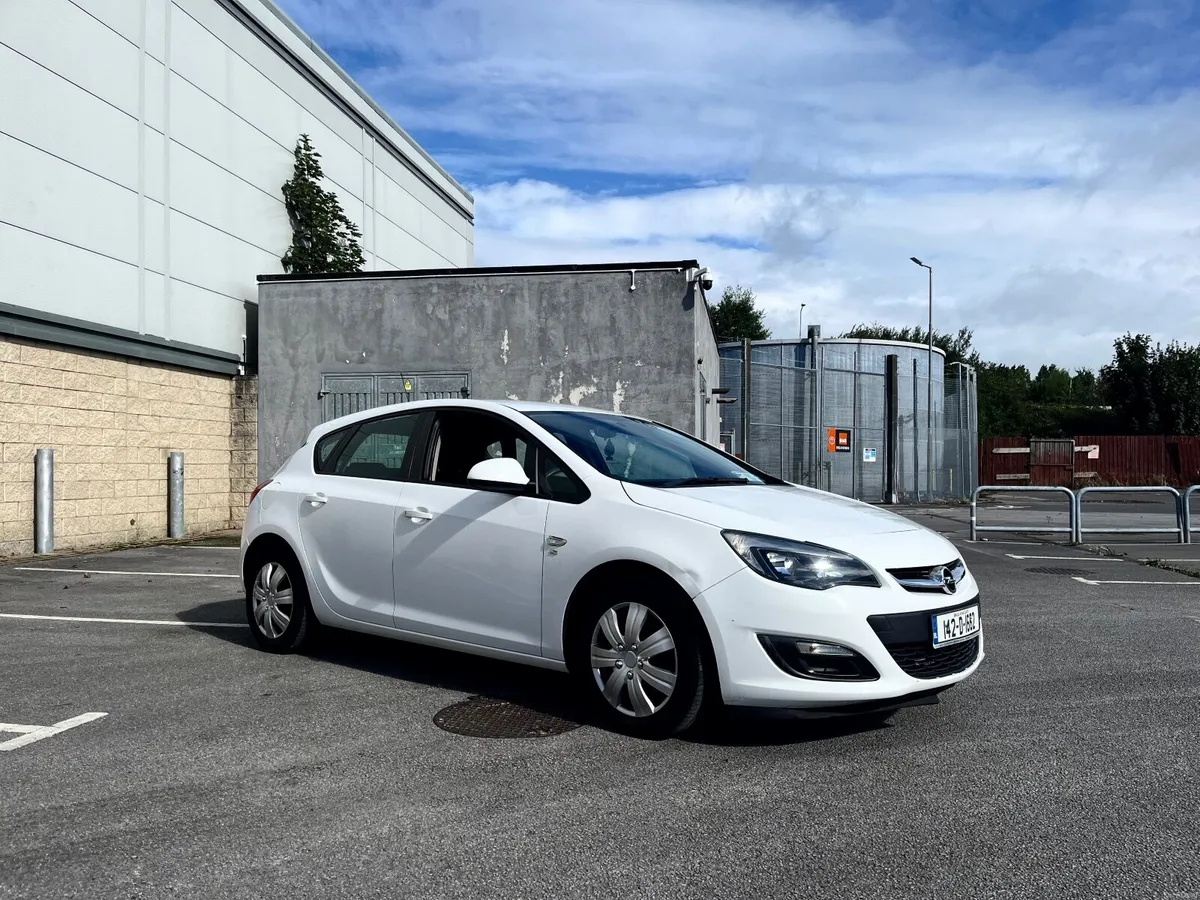 2014 Opel Astra 1.4 Petrol NCT 10/27 Low Miles - Image 1
