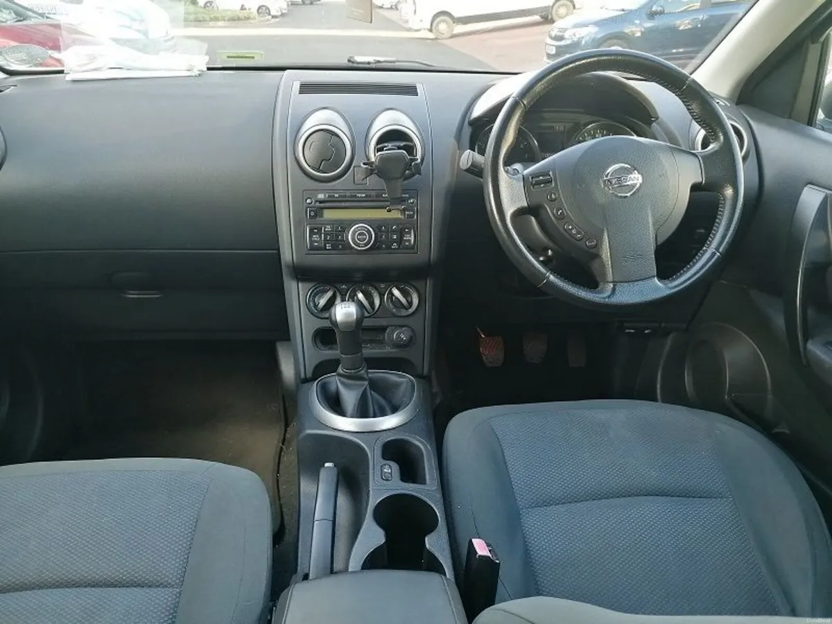 Nissan Qashqai 1.6 petrol, NCT & TAX. €2950 - Image 6