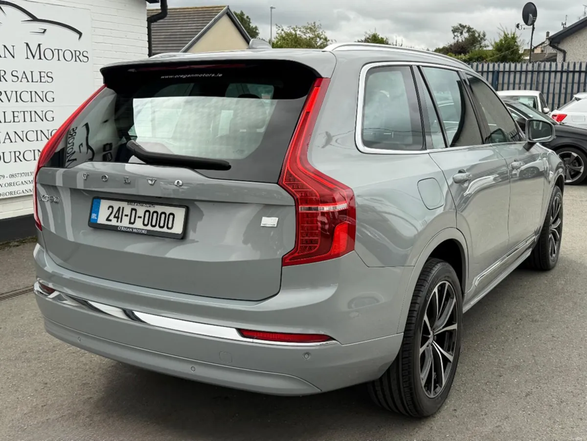 Volvo XC90 **VAPOUR GREY** T8 PHEV RECHARGE 455 BH - Image 4