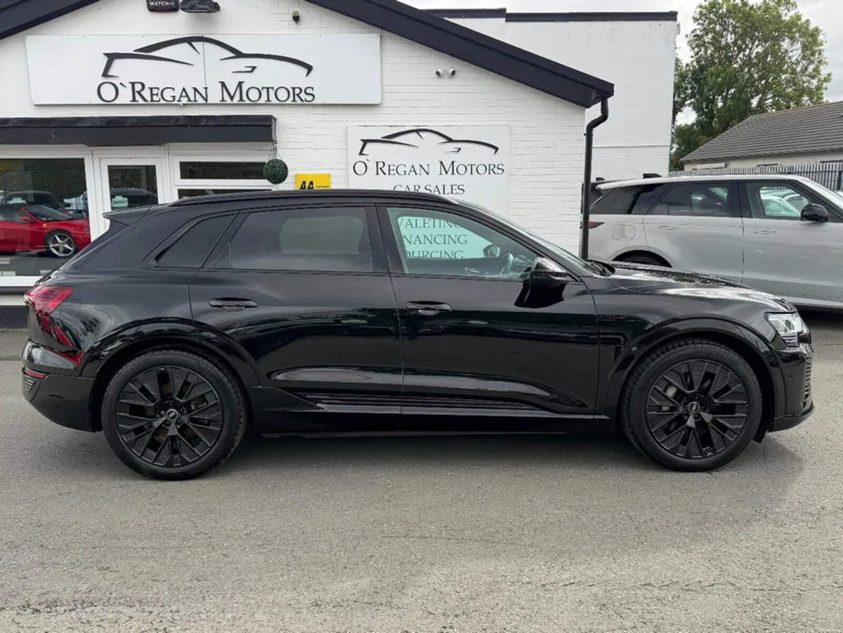 Audi Q8 e-tron BLACK EDITION E-TRON 55 QUATTRO - Image 2