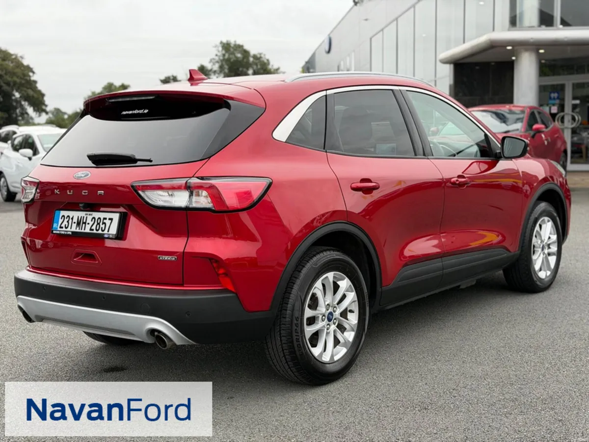 Ford Kuga Titanium 2.5 Plug-in Hybrid 225Ps - Image 4