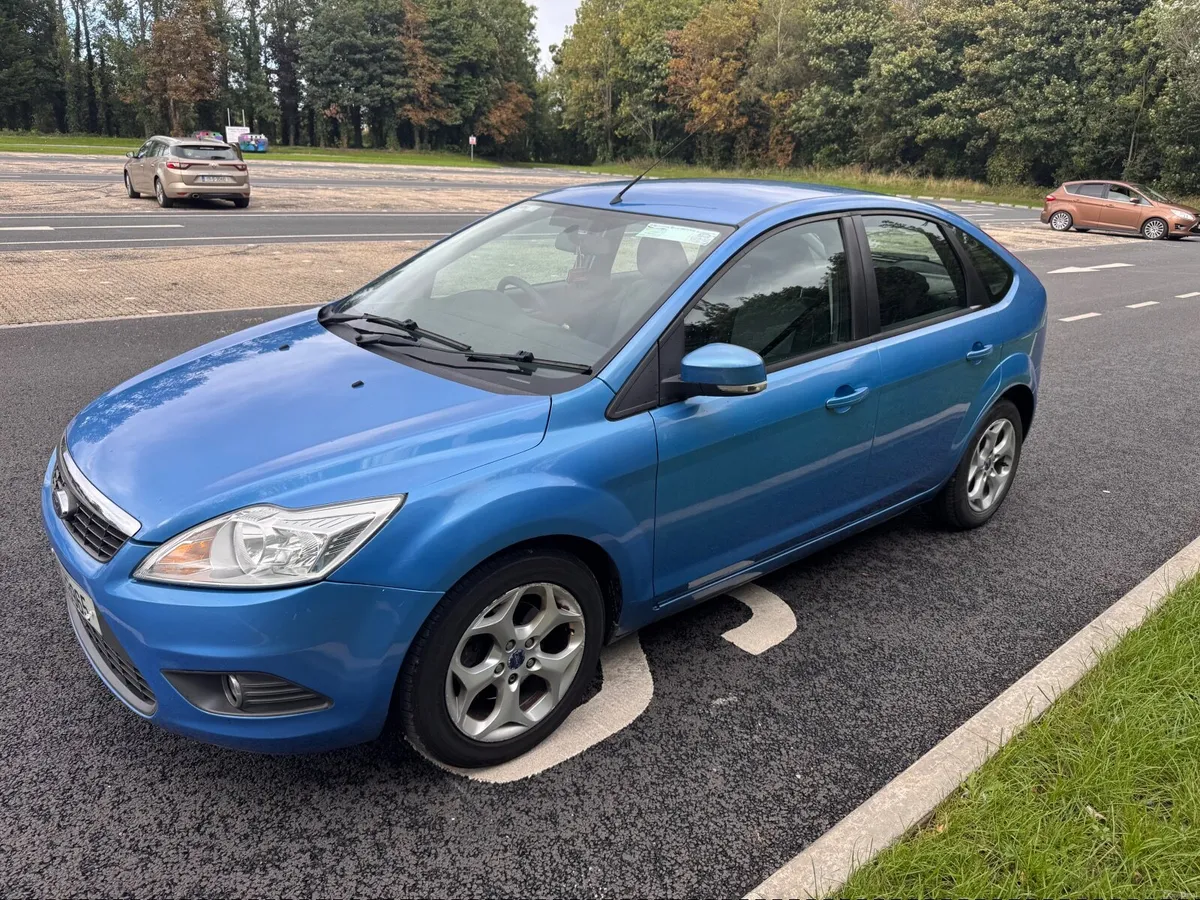 Ford Focus 2010 - Image 1
