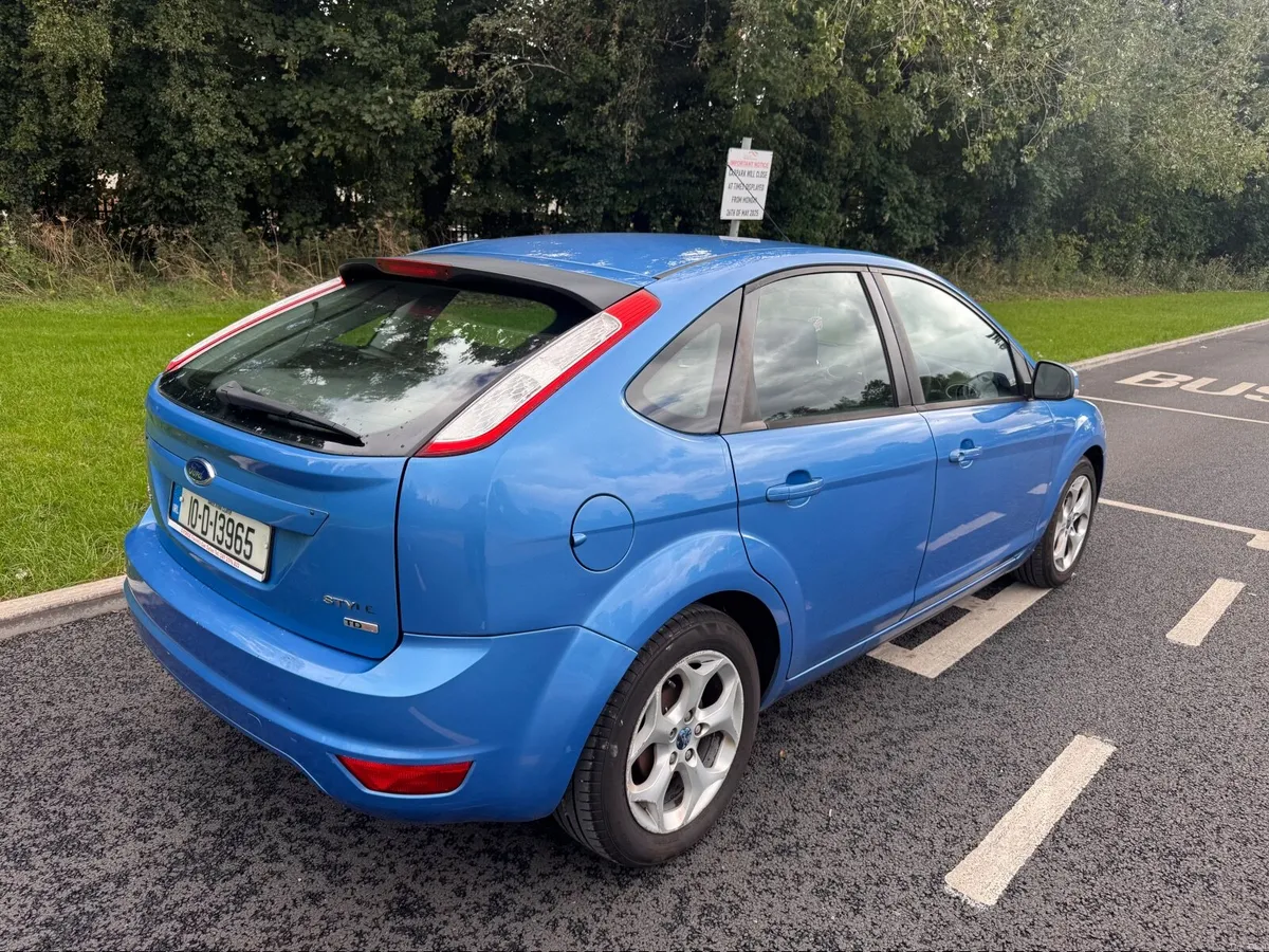 Ford Focus 2010 - Image 5