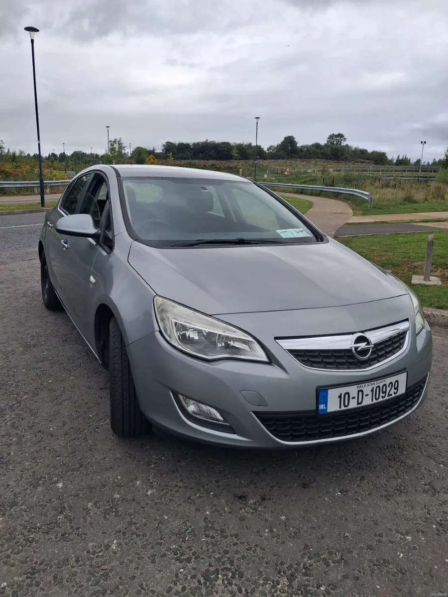 Opel Astra J 2010 - Image 1