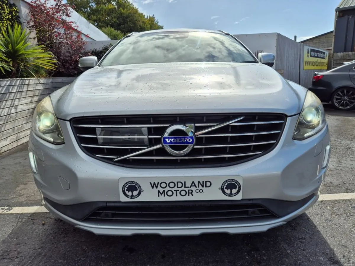 Volvo XC60 2.0 D4 AUTO / CLASSIC WITH PAN ROOF / L - Image 3