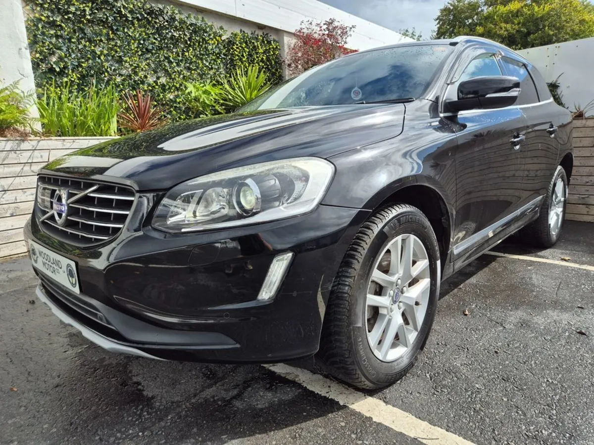 Volvo XC60 2.0 D4 AUTO / CLASSIC WITH PAN ROOF / L - Image 1
