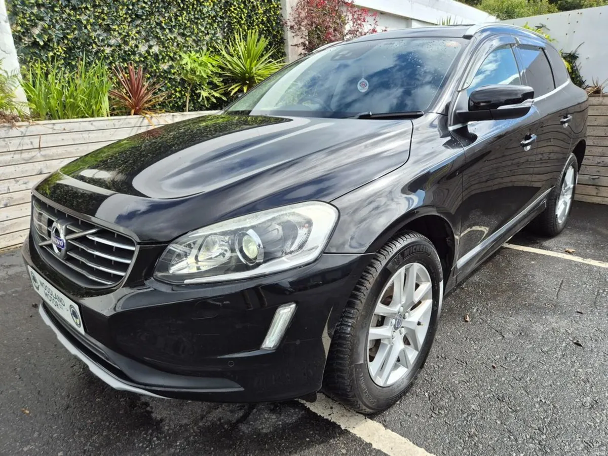 Volvo XC60 2.0 D4 AUTO / CLASSIC WITH PAN ROOF / L - Image 2