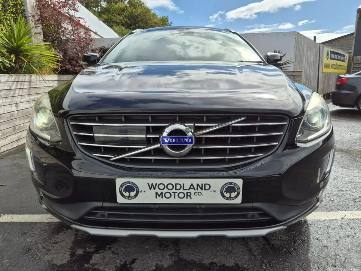 Volvo XC60 2.0 D4 AUTO / CLASSIC WITH PAN ROOF / L - Image 4