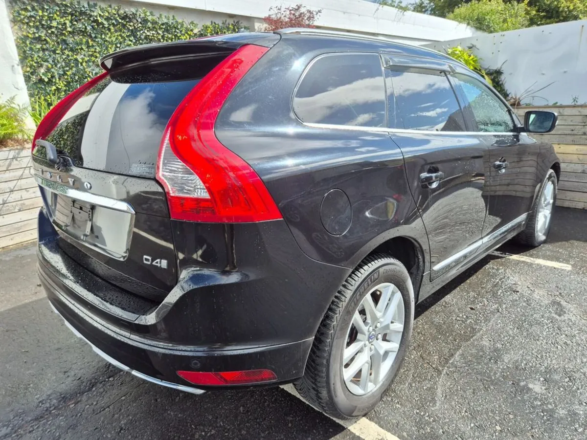 Volvo XC60 2.0 D4 AUTO / CLASSIC WITH PAN ROOF / L - Image 6