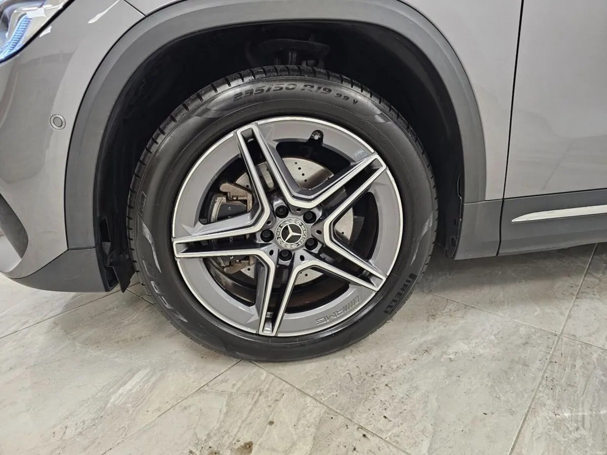 Mercedes-Benz GLA 250 Exclusive Edition E 5DR AU - Image 3