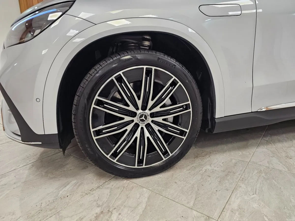 Mercedes-Benz EQE SLIDING ROOF - Image 3