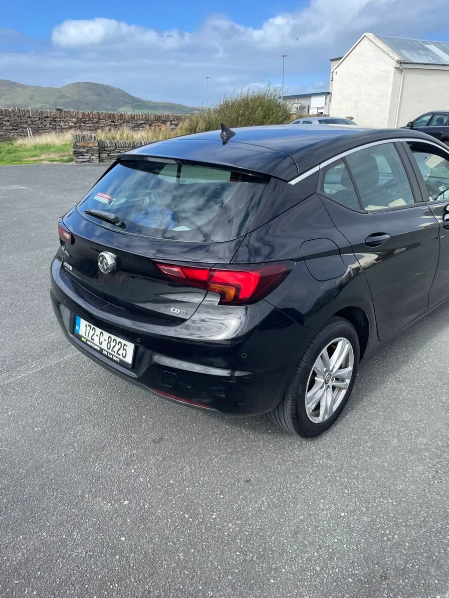2017 Astra - Image 4