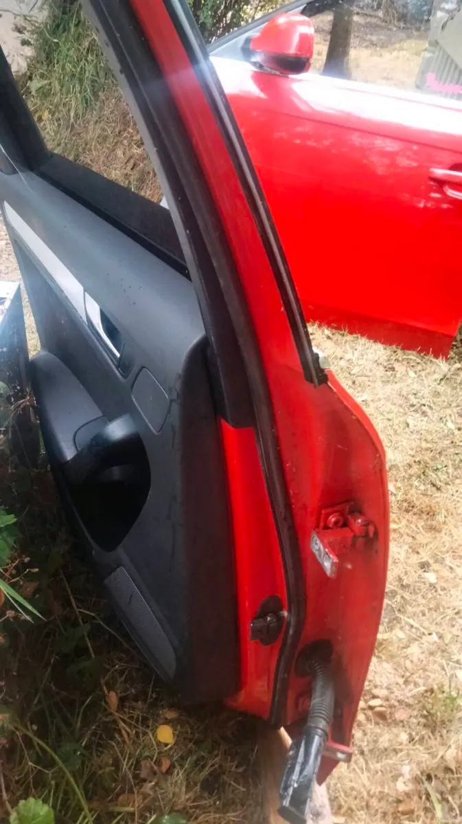 Red B8 Audi A4 Parts 6sp Gearbox 2.0 Diesel - Image 2