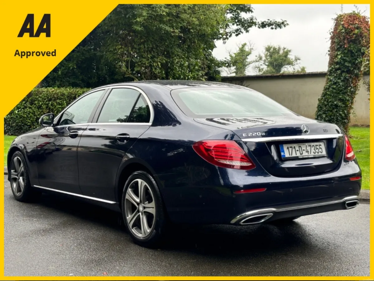 Mercedes-Benz E220 AVANTGARDE 2017 *LOW KLMS* - Image 3
