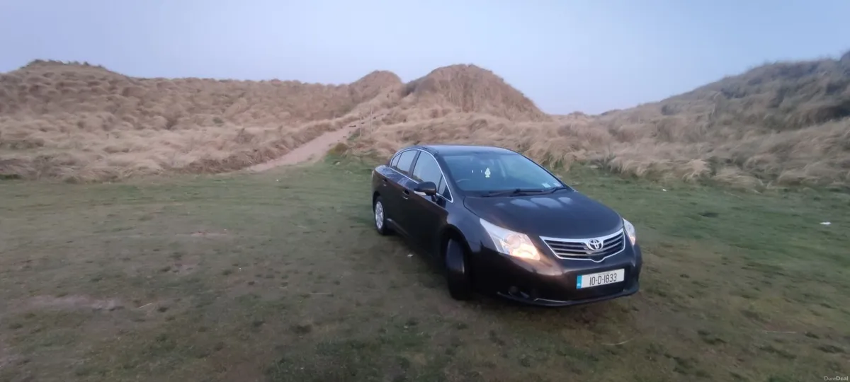 Toyota Avensis 2010 - Image 2