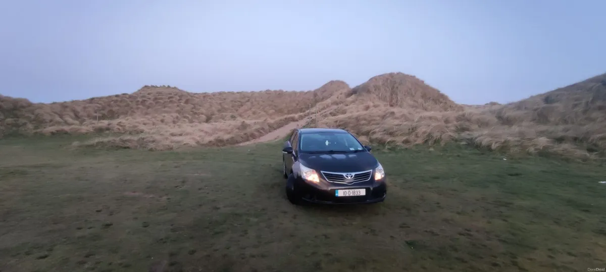 Toyota Avensis 2010 - Image 1