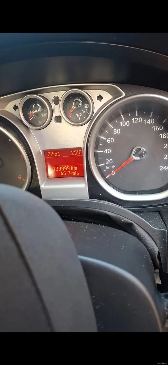 Ford Focus 2011 - Image 2