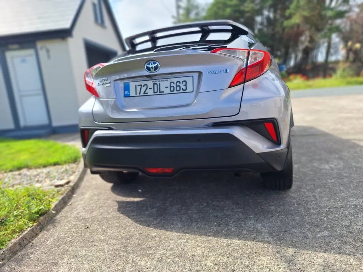 2017 Toyota C-HR 1.8 petrol hybrid automatic - Image 5