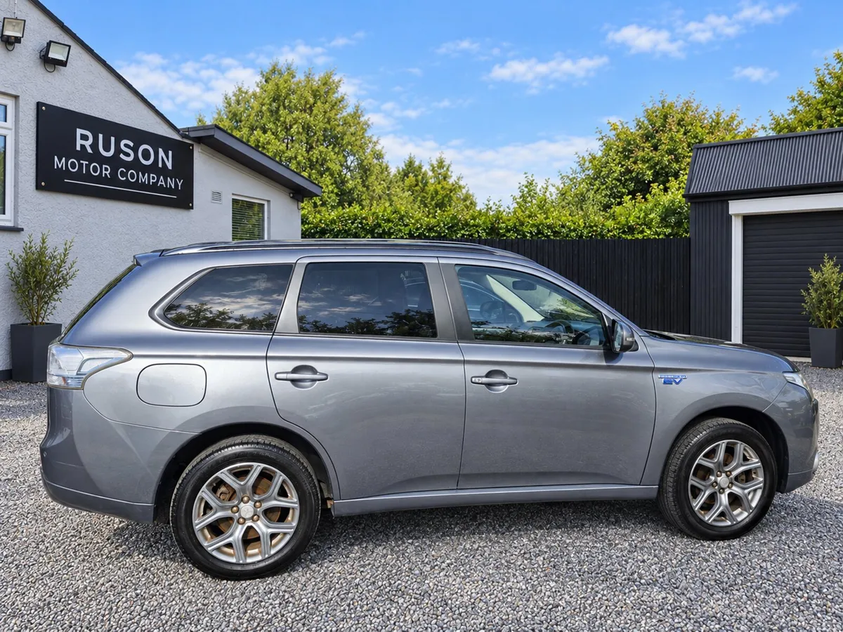 15 Mitsubishi Outlander PHEV 4WD Auto Full Leather - Image 4