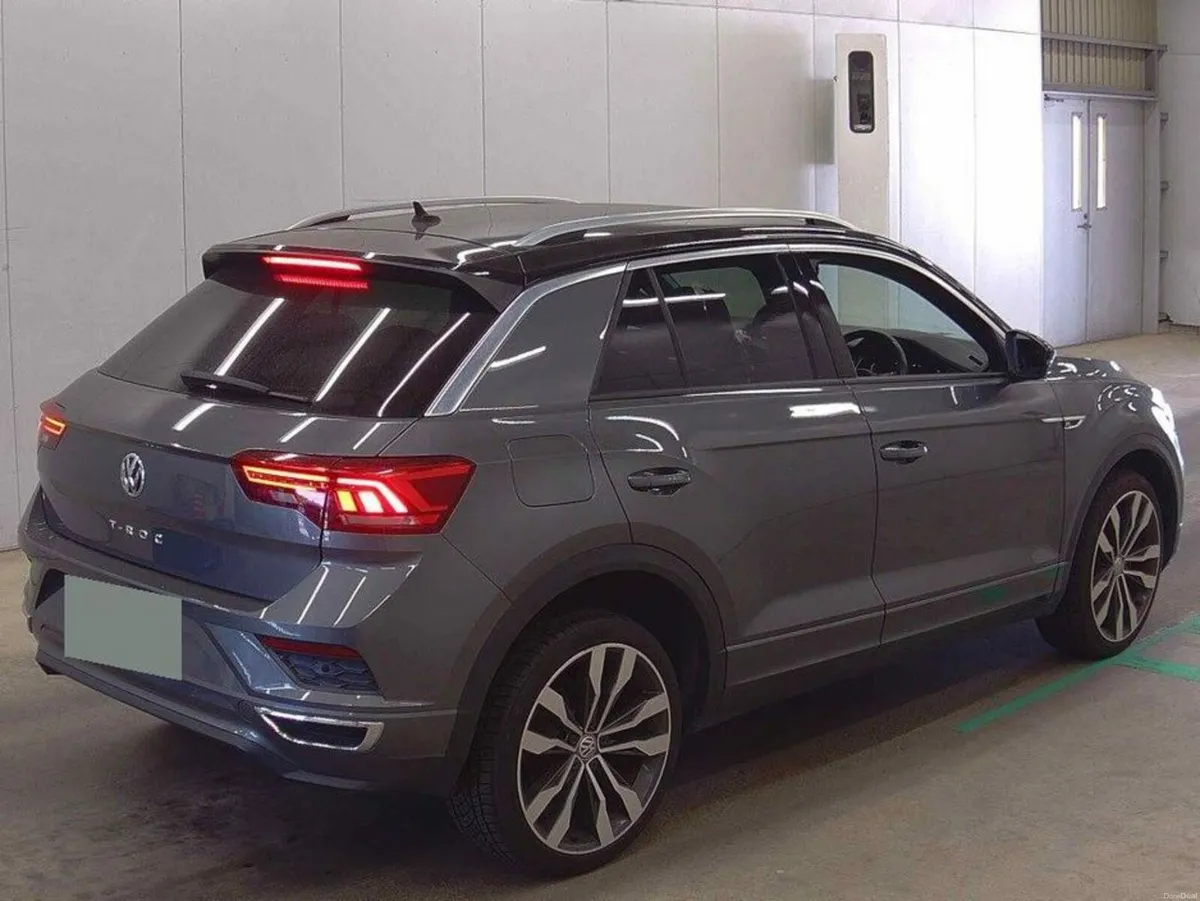Volkswagen T-Roc R-LINE - Image 2