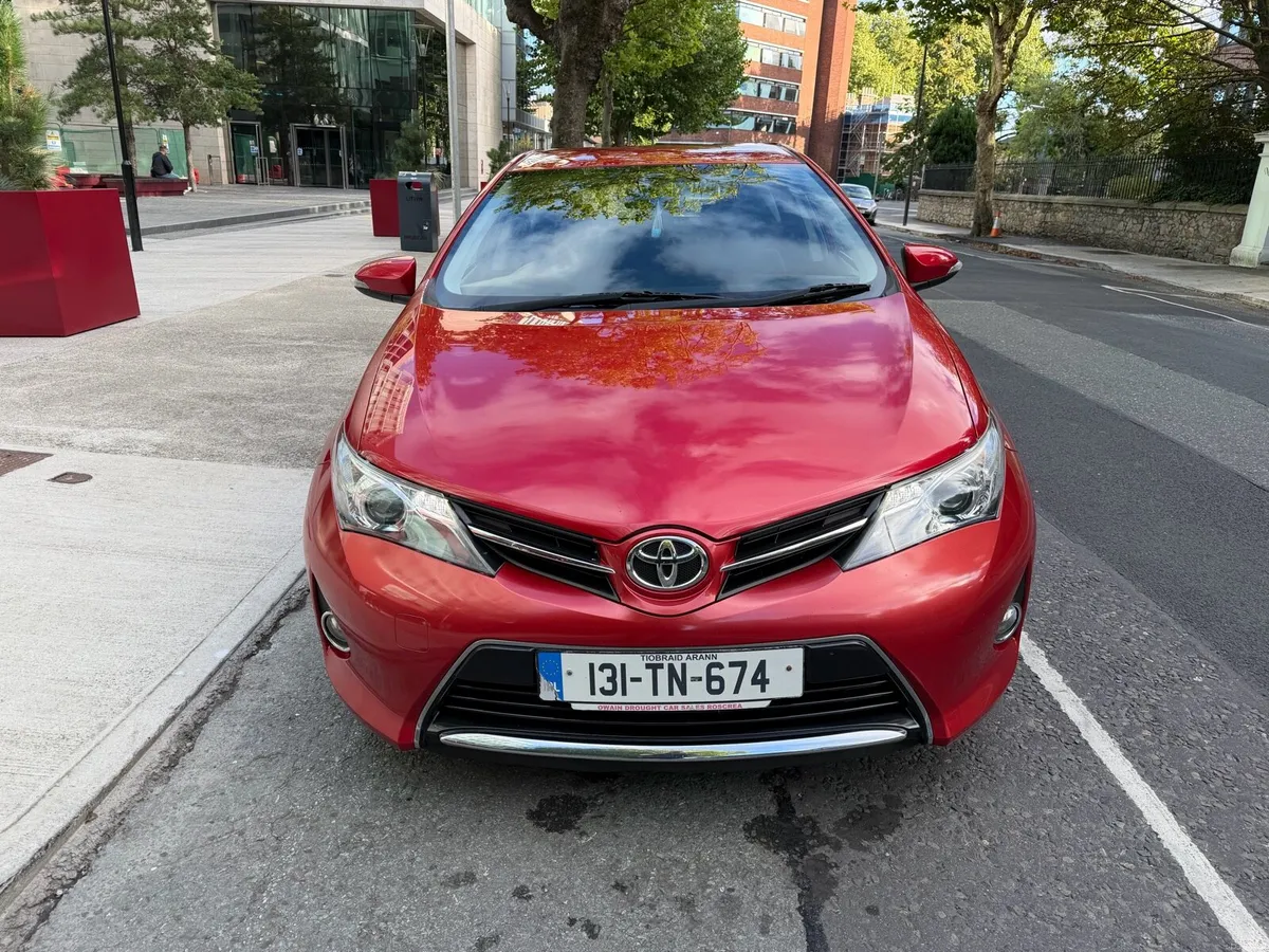 2013 Toyota Auris low mileage - Image 2