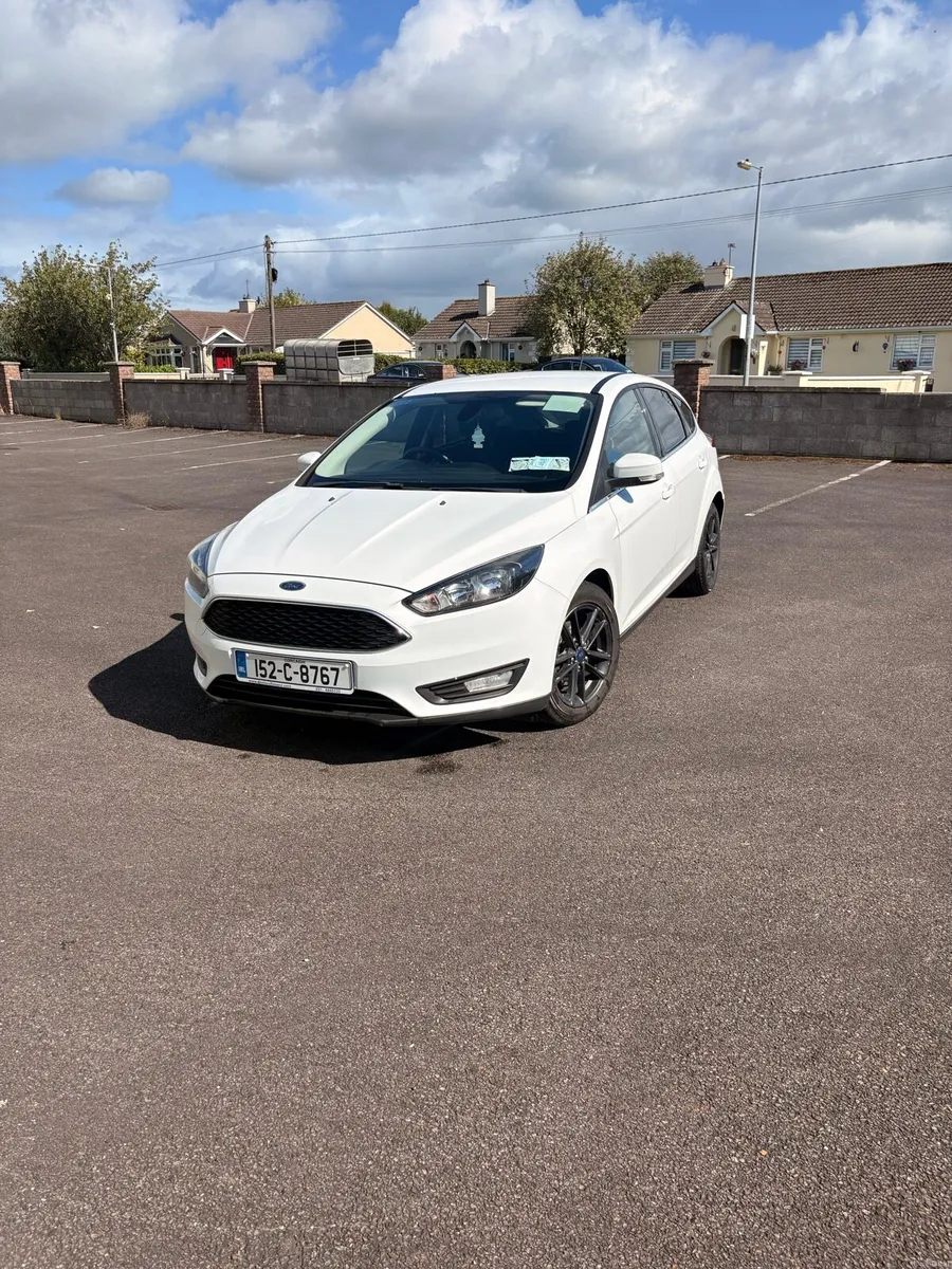 White ford focus 152 - Image 3
