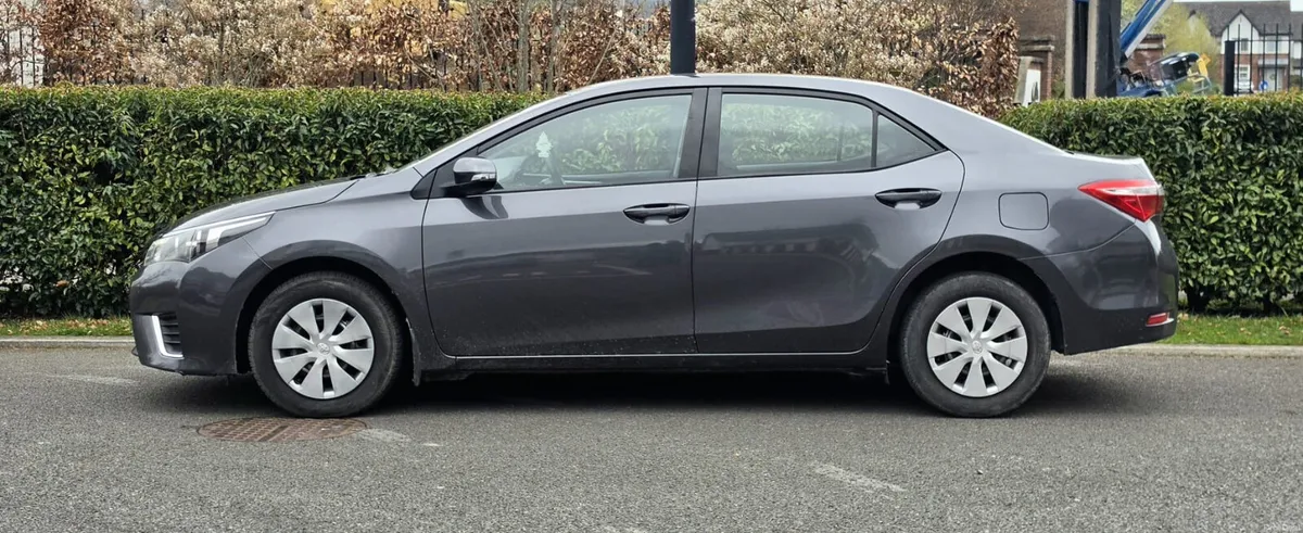 Toyota Corolla 2015 with very Low mileage - Image 6